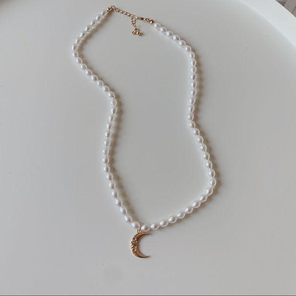 n e w | moon pearl necklace ✰ - Picture 2 of 4